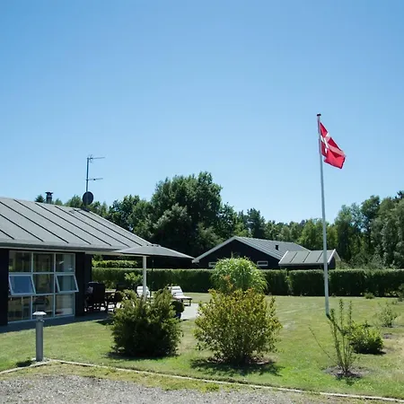 Bertram - 1-9km From The Sea By Interhome Hals