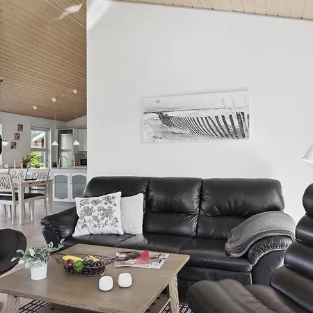 Bertram - 1-9km From The Sea By Interhome Feriehus Hals